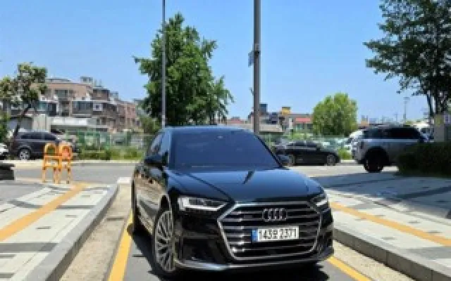 수원중고차살때 A8 (D5) 55 TFSI 콰트로 LWB 매물 사진 12 - 2022/09 76,481km